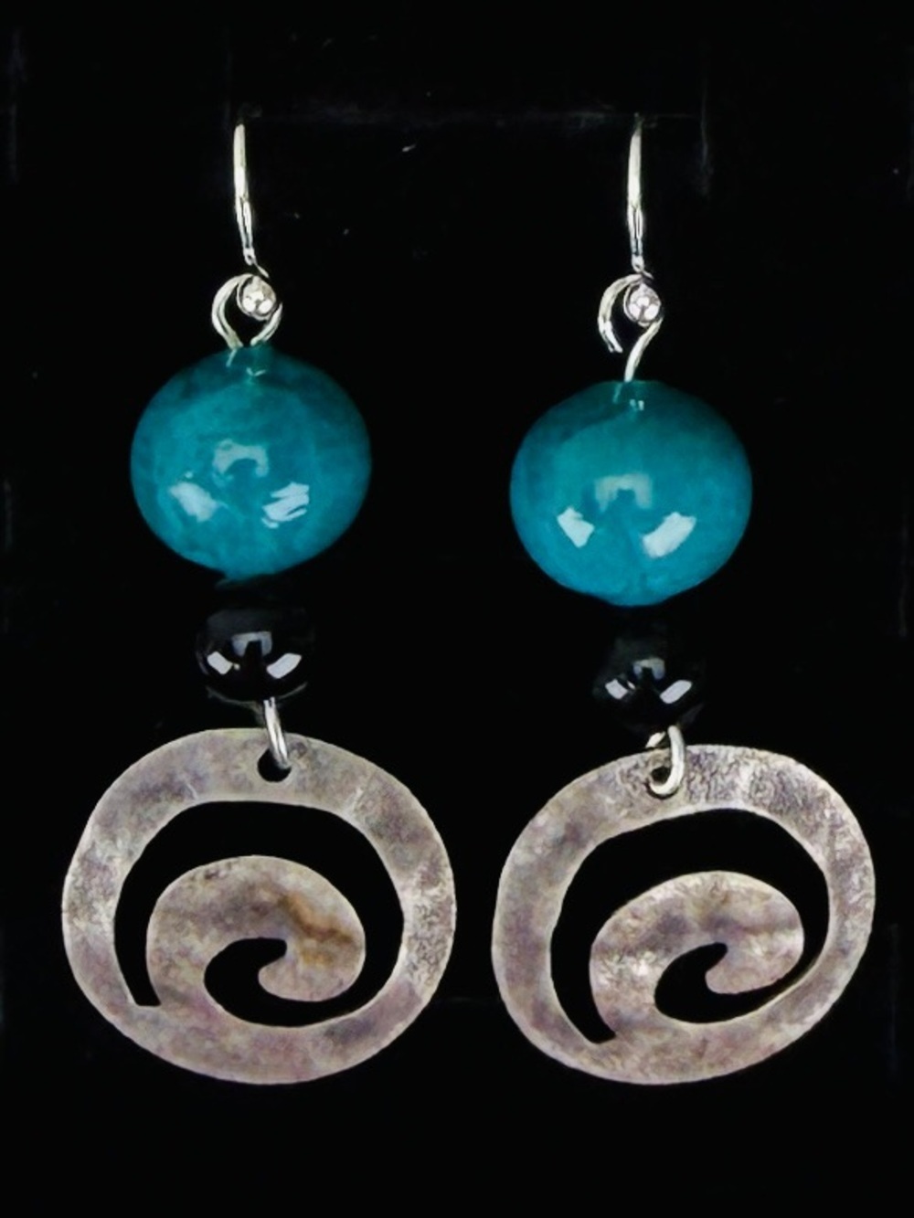 Silvertone hammered accent and Teal Swirl vintage pierced Earrings
